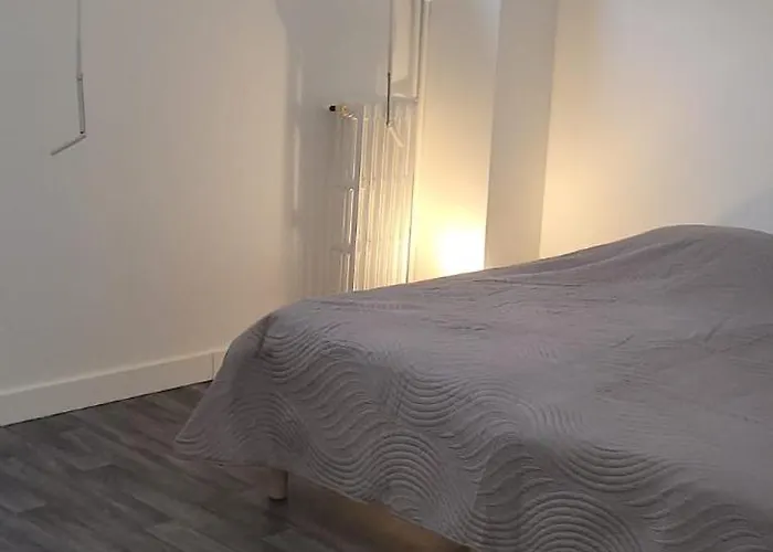 3 Bedrooms 16 - Michel Ange Apartament